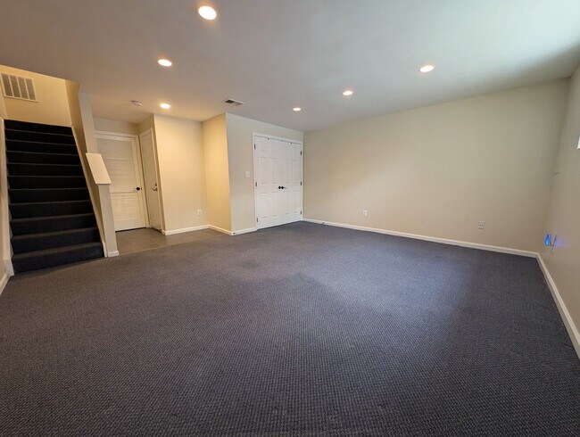 Building Photo - 11442 Heritage Commons Way