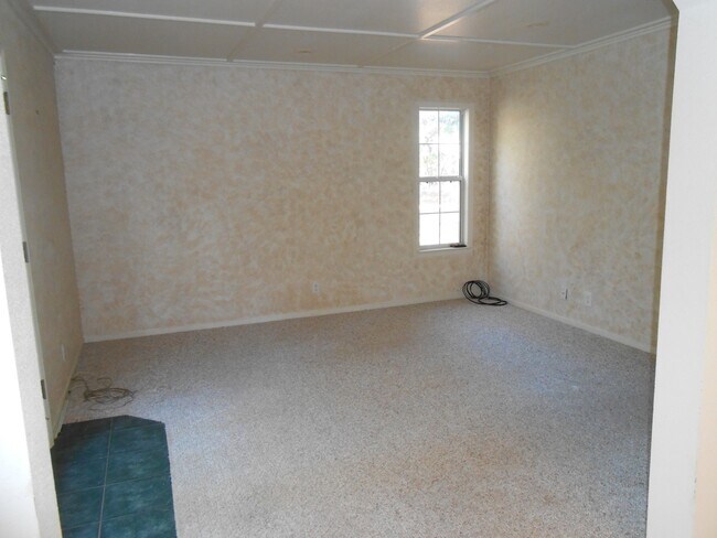 Building Photo - 4896 Chateau Way