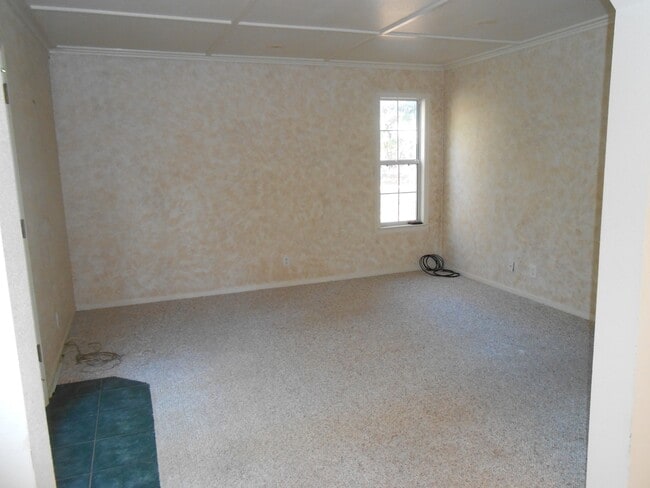 Building Photo - $500 MOVE IN SPECIAL OFF FIRST MONTHS RENT.