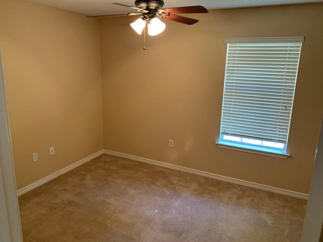 Building Photo - 2168 Lambourn Ct