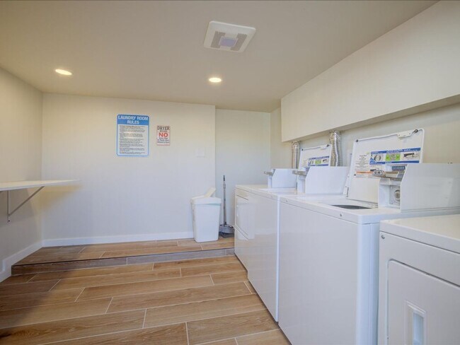 Building Photo - Beautiful & Spacious Home with Modern Upgrades & Community Amenities