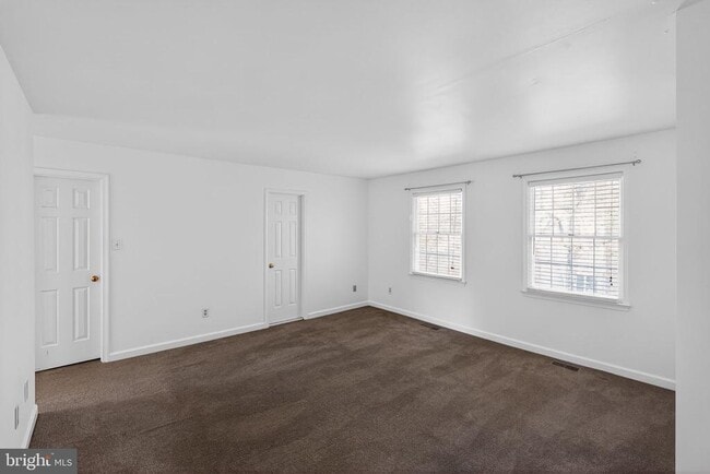 Building Photo - 219 Heather Ct