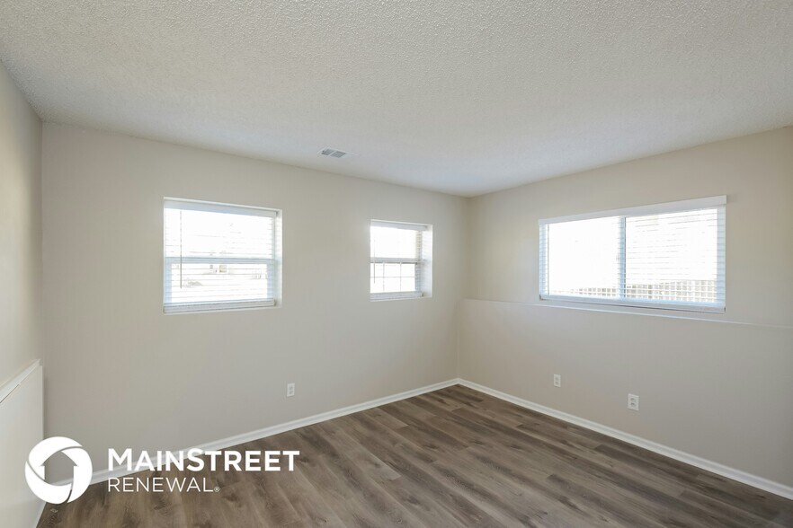 Building Photo - 4214 S Halifax Way