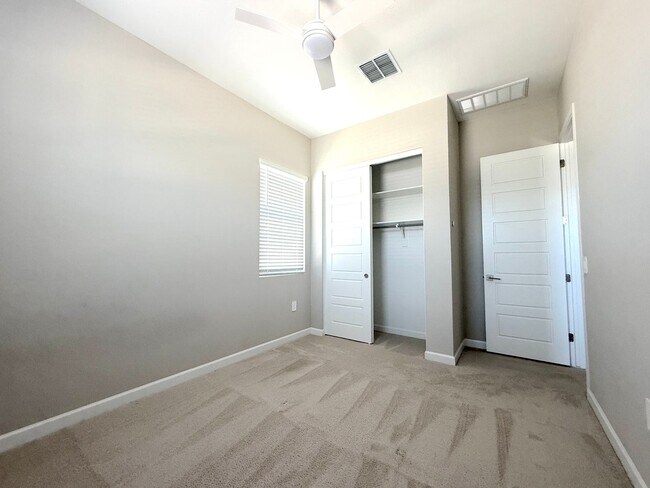 Building Photo - 5059 E Gallop Wy