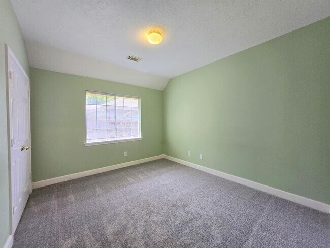 Building Photo - 5118 Rebel Ridge Dr