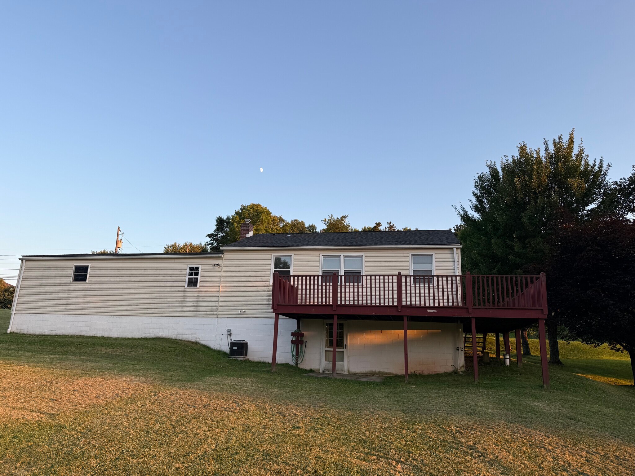 Building Photo - 945 E Pike Rd