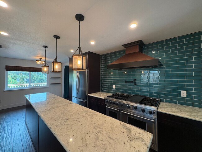 Building Photo - Spacious Vista Home with Large Lot, Designer Finishes & Guest Suite