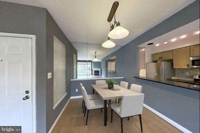 Building Photo - 5917 Barbados Pl