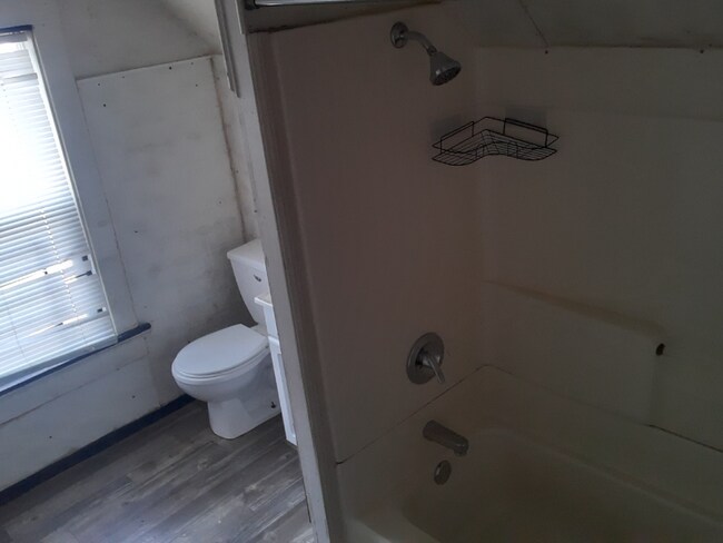 Primary Photo - 218 W Ashley St