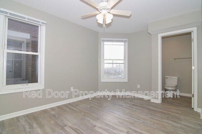 Building Photo - 1329 E Market St