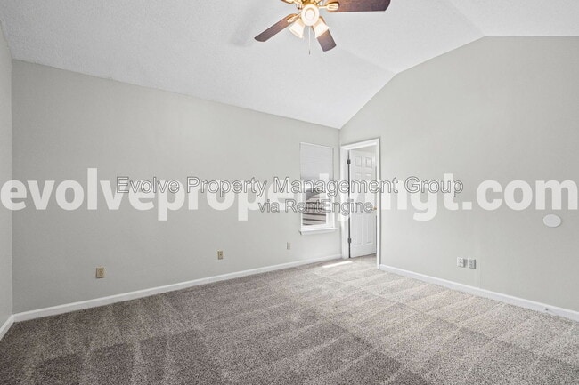 Building Photo - 8363 Creek Front Dr