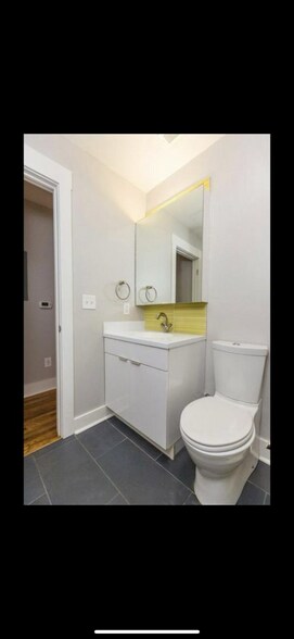 Building Photo - 13 W 15th St