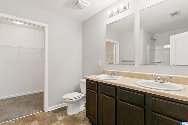 Building Photo - 16411 Waterbury Ln