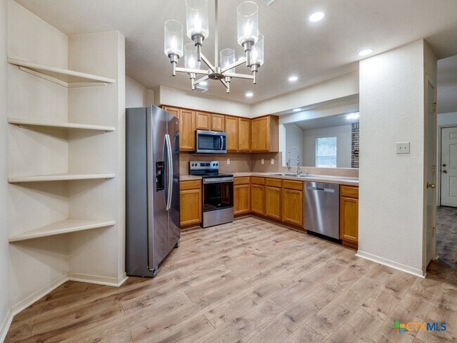 Building Photo - 510 Maricopa Dr