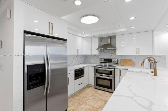 Building Photo - 5701 Collins Ave