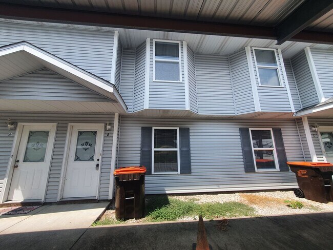Building Photo - 20390 Skyview Dr