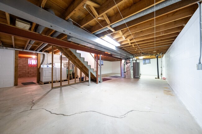 Building Photo - 14865 Damask Ave W