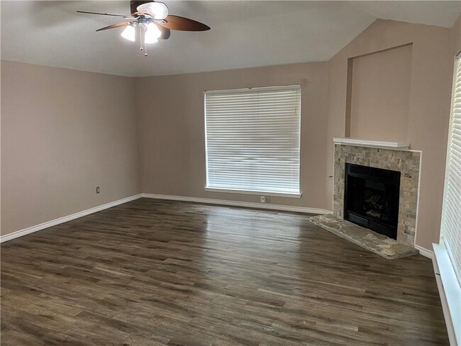 Building Photo - 511 Battlecreek Ln