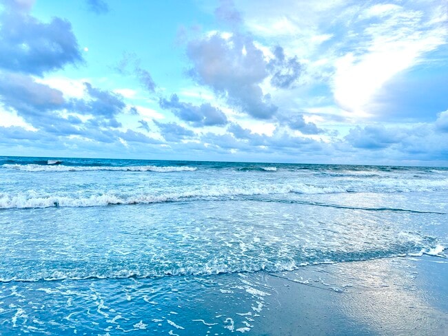 Building Photo - 403 71st Ave N