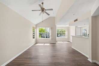 Building Photo - 14053 Vista Dr