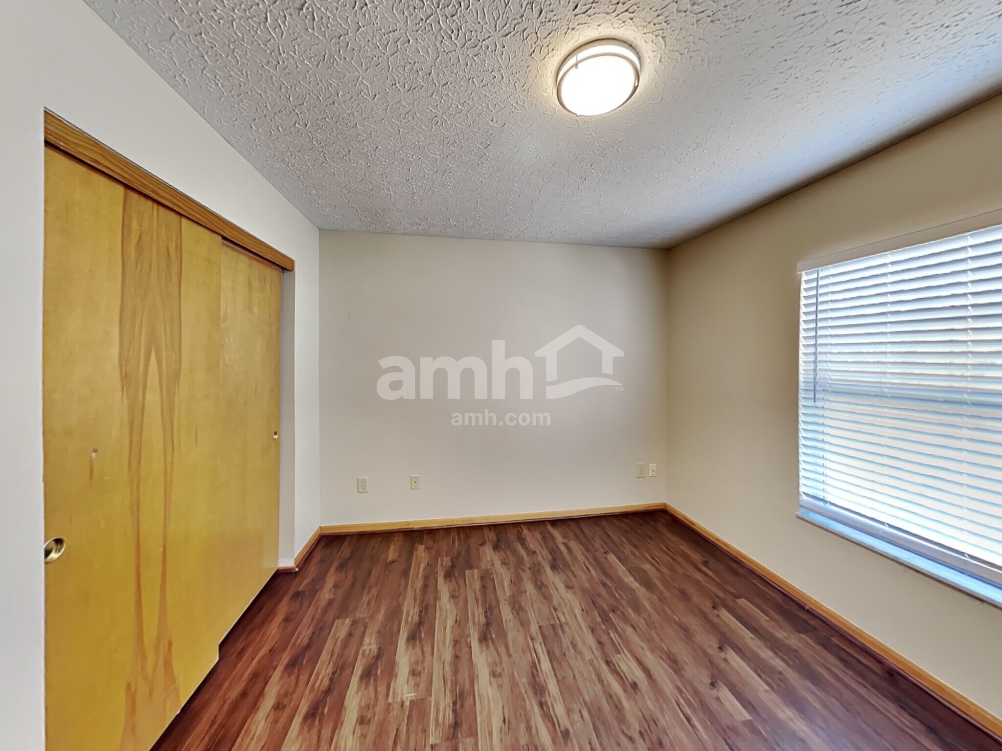 Building Photo - 8865 Kingsley Dr