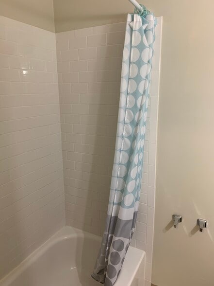 Building Photo - 1050 Hancock St