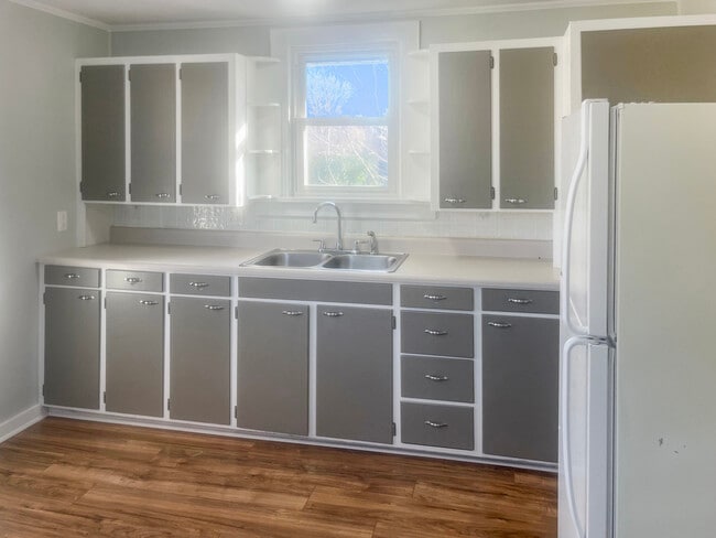 Building Photo - 935 E Ft Wayne St