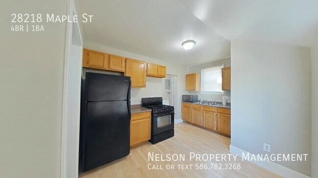 Building Photo - 28218 Maple St