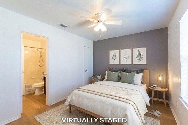 Building Photo - 5904 Greengate Dr