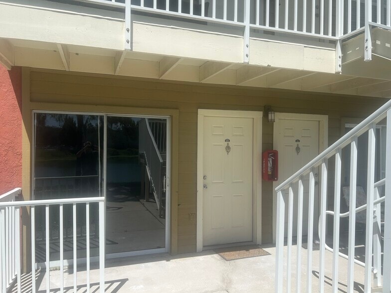 Building Photo - 215 Lake Brook Cir