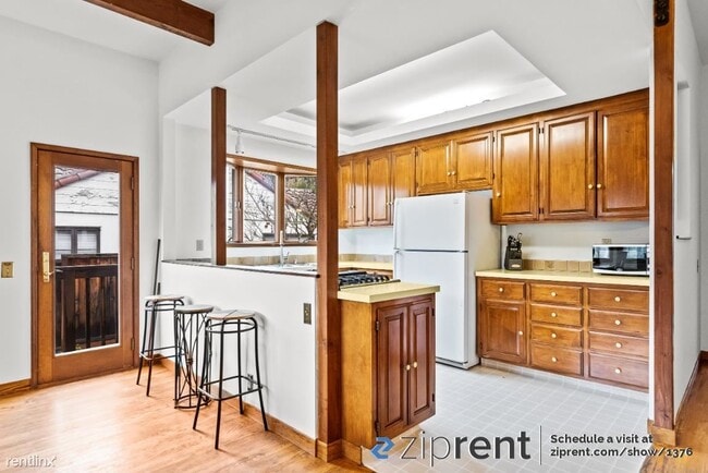 Building Photo - 4 br, 2 bath House - 2280 Hanover St, Palo...