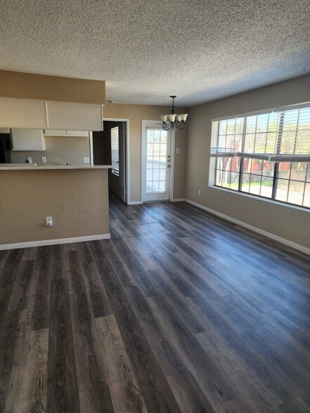 Building Photo - 2750 Holly Hall St