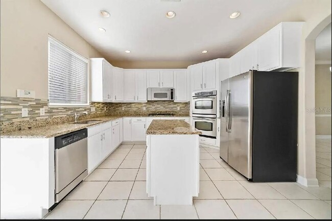 Building Photo - 2301 Roat Dr