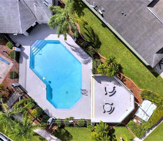Building Photo - 2320 Pebble Brook Rd