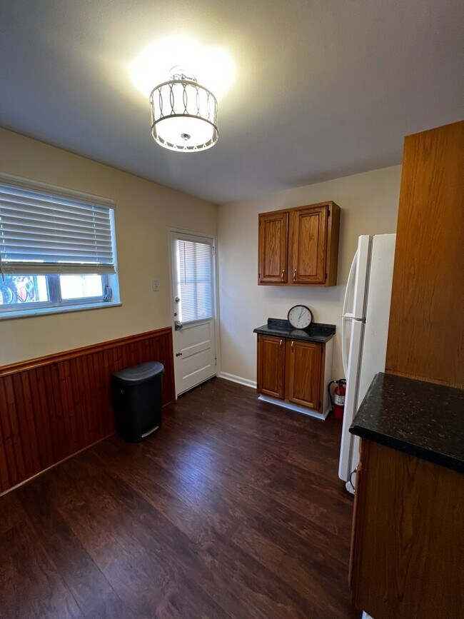 Building Photo - Modern 2 Bed. w/ additional office/small 3rd bedroom Passyunk Square Home w/ W/D, Central Air and...