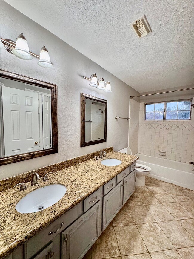 Building Photo - 2623 Double Lake Dr