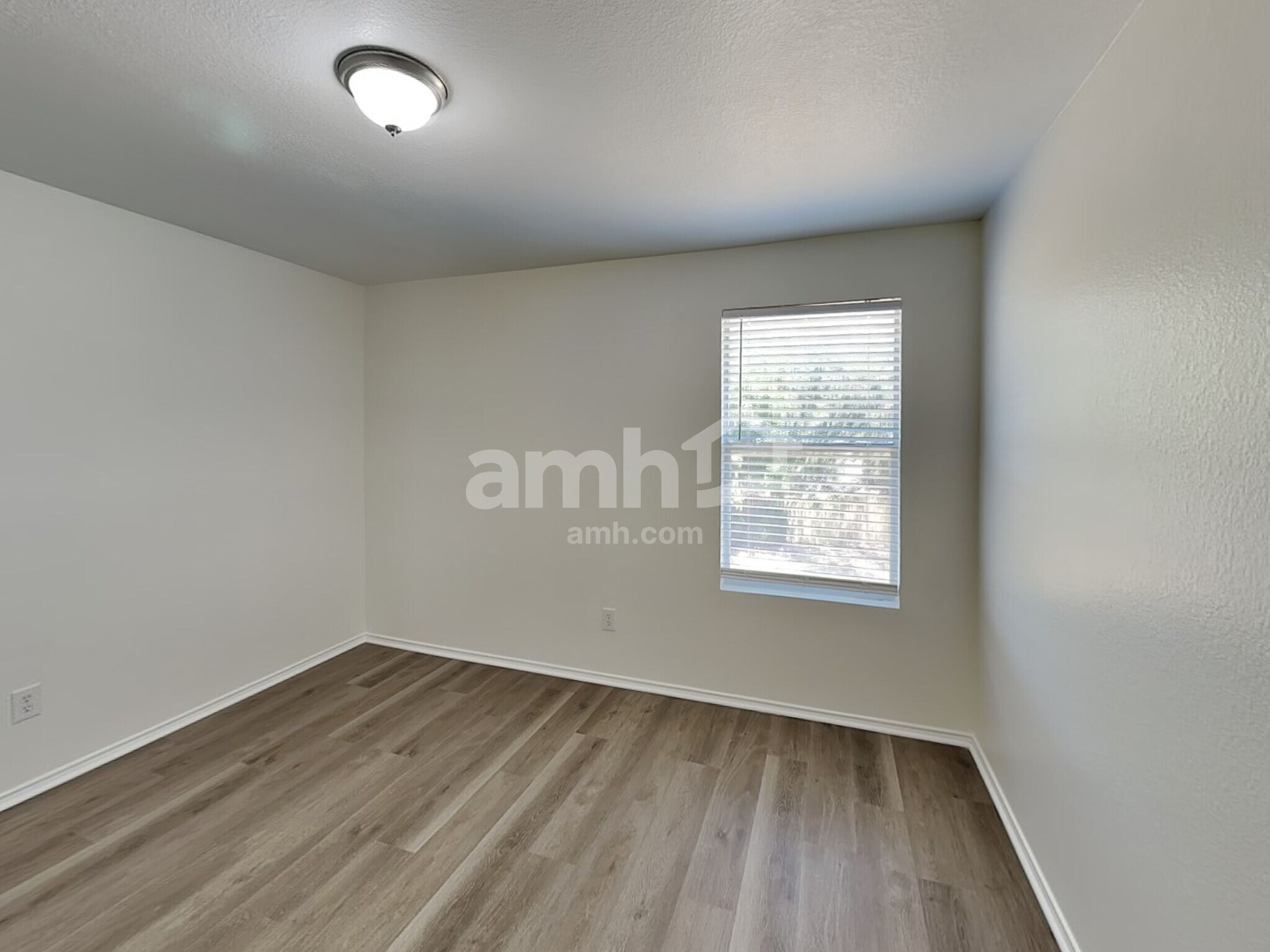 Building Photo - 4916 Water Ridge Ln