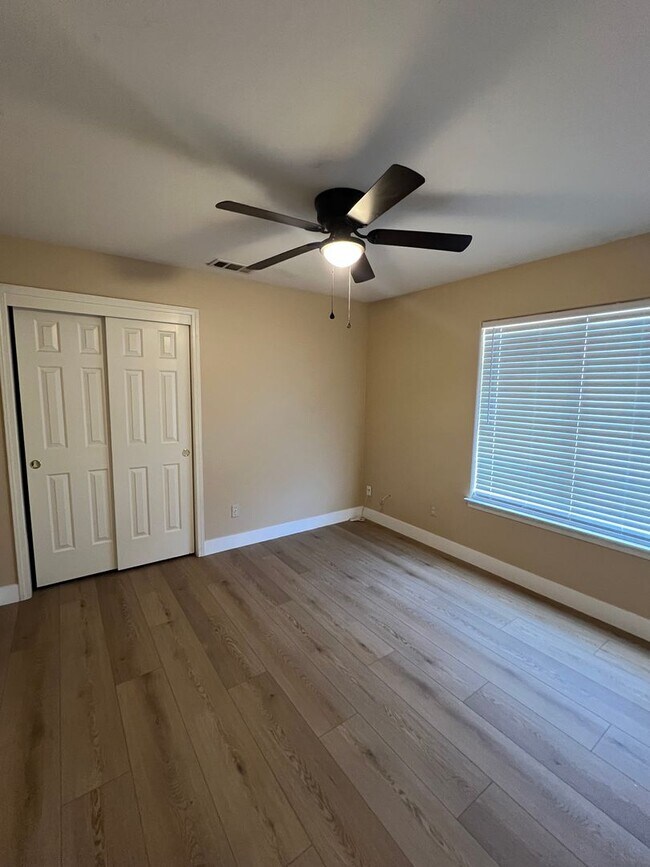 Building Photo - 4205 Serene Oak Dr