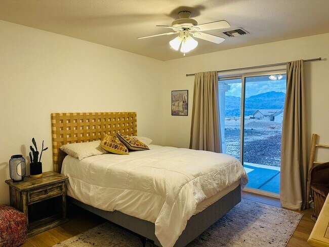 Building Photo - WINTER VACATION RENTAL Fully Furnished 3BD/2BA Bullhead City, AZ in Sunridge Estates