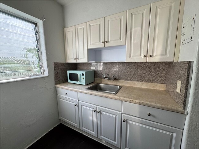 Building Photo - 760 Jefferson Ave