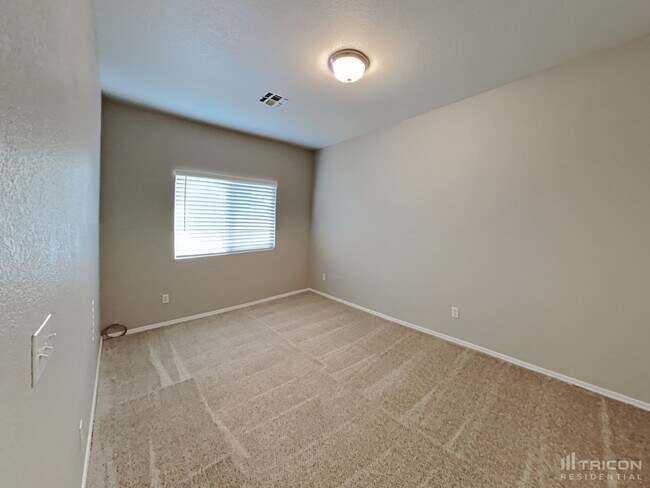 Building Photo - 962 E Cowboy Cove Trail