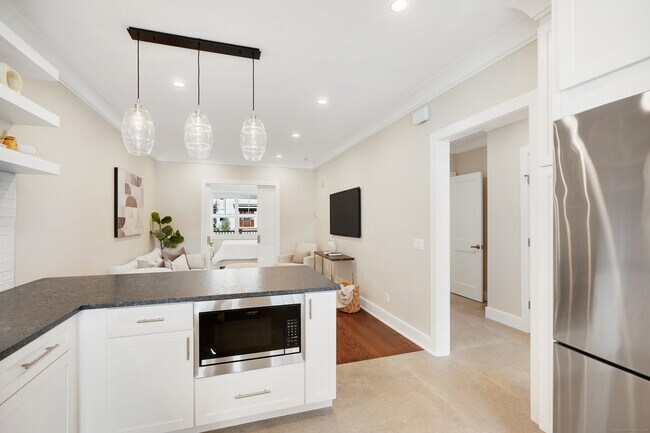 Building Photo - 31 East Ave