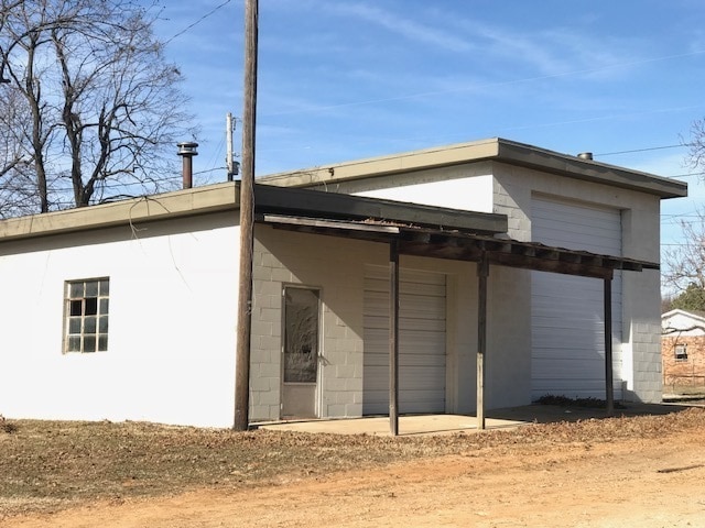 Building Photo - Lake Elmdale Escape
