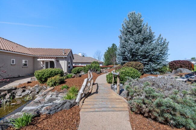 Building Photo - 143 Pine Lake Dr