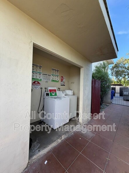 Building Photo - 550 El Cielo Rd