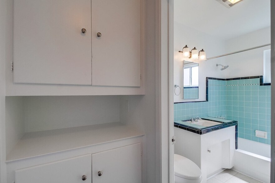 Plenty of storage next to the bathroom - 2646 Violet St