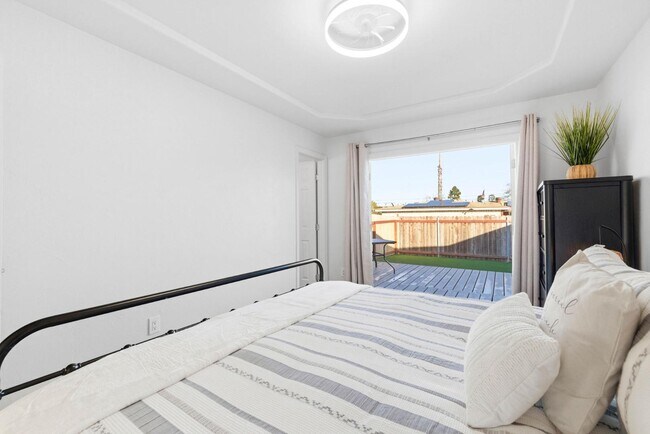 Building Photo - 765 Elkwood Ave