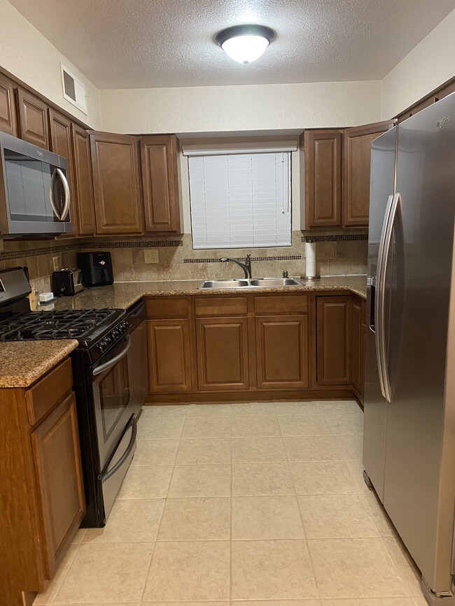 Building Photo - 3577 Red Sails Dr