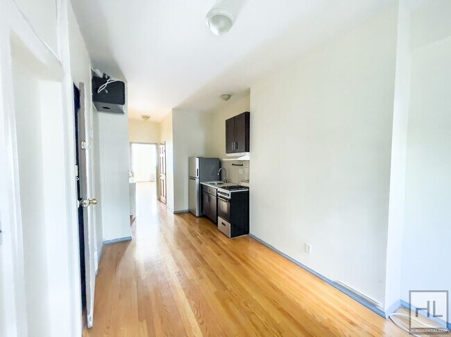 Building Photo - NORTH 9 STREET / Williamsburg / Spacious 1...
