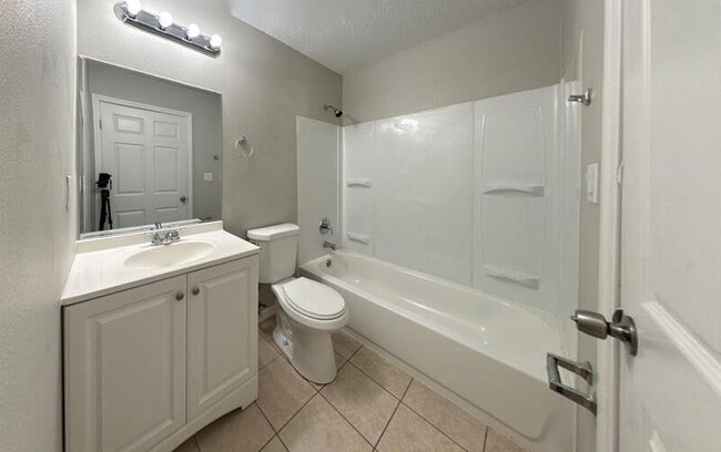 Building Photo - 425 F St